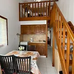Vakantiehuis Maison T2 Independante Avec Terrasse Et Parking Buxerolles